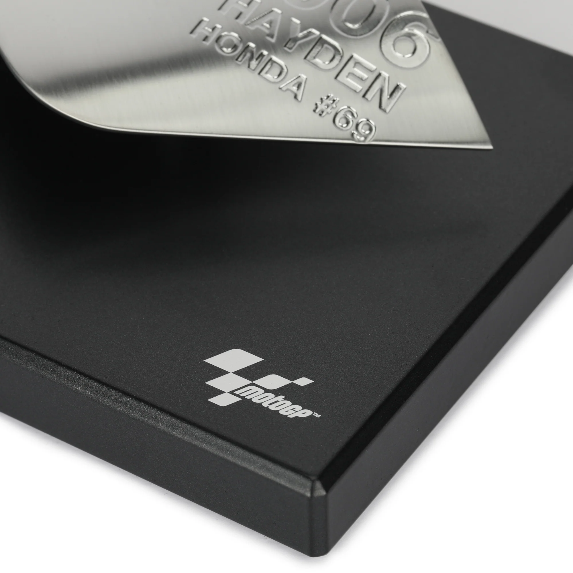 Replica FIM MotoGP World Championship Trophy Plaque – Nicky Hayden 2006 - Image 5